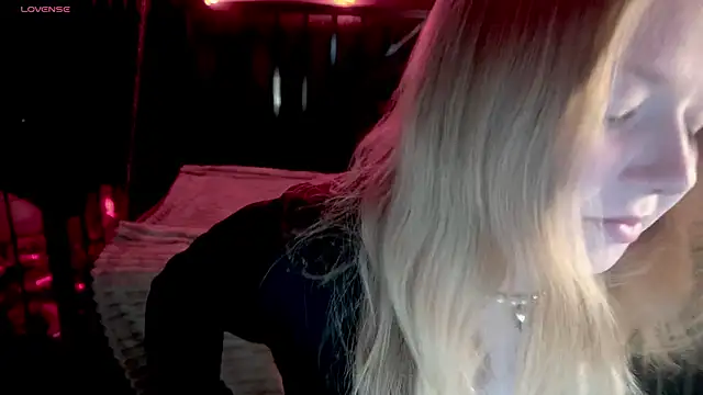 Tinker Belll online show from March 15, 8:11 pm