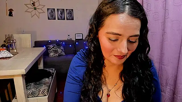 emma luxy online show from April 23, 11:40 pm