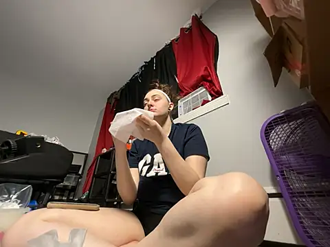 Snowbunnycake 131 online show from July 17, 9:13 am