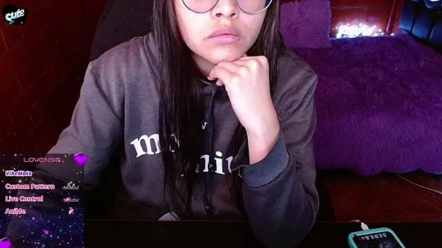 MidoriQuiinn online show from April 8, 4:20 pm