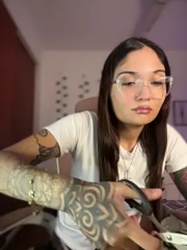 LunaXuan online show from May 12, 11:55 pm