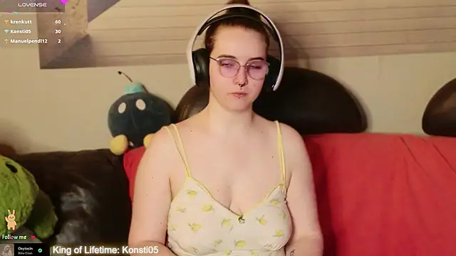 GamerGirl Eve online show from April 5, 6:29 pm