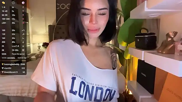 ZyraGoddes online show from July 9, 8:11 pm