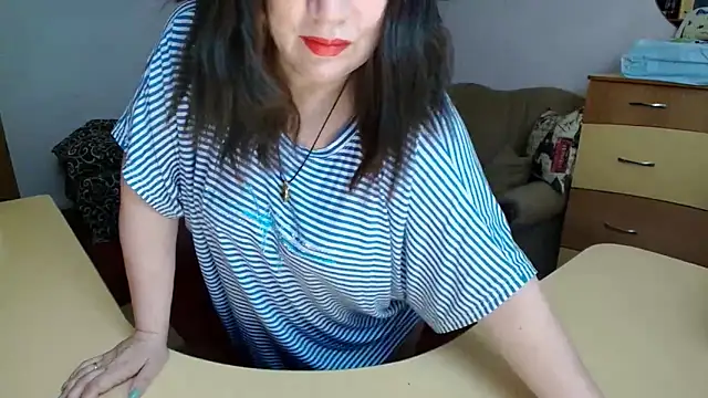 Lucretia Goldi  online show from March 29, 11:15 pm