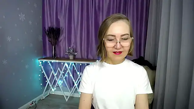 queen a n i online show from March 21, 8:19 am