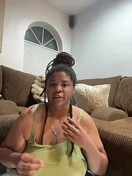 HEARTBREAKBRE online show from April 24, 3:20 am