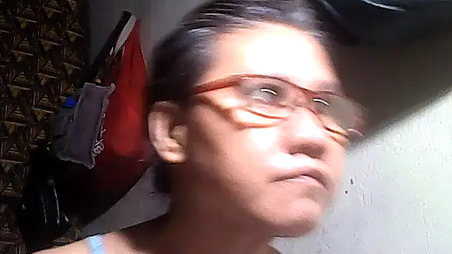 sweetsosie18 online show from May 28, 3:59 am