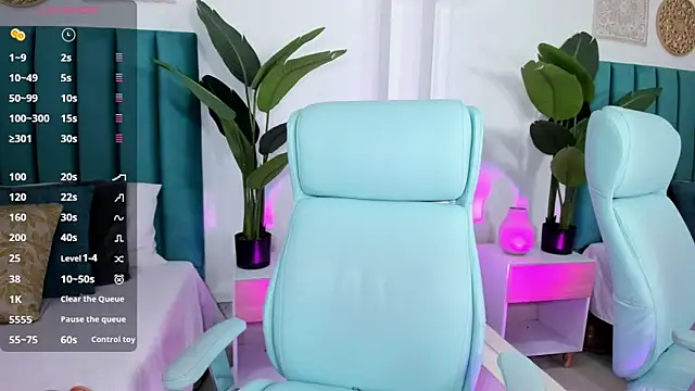 amy-thomson1 online show from March 6, 1:06 pm