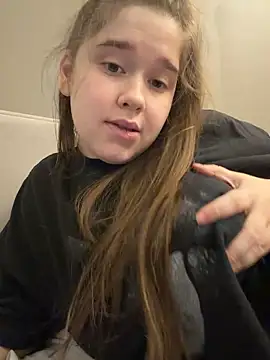 HornyGirlH online show from March 20, 4:50 am