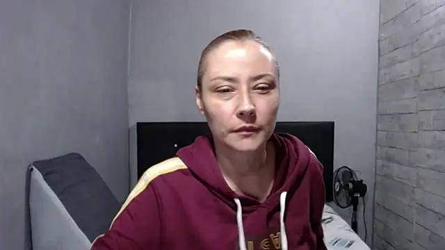 cataanderson  online show from April 7, 10:50 am