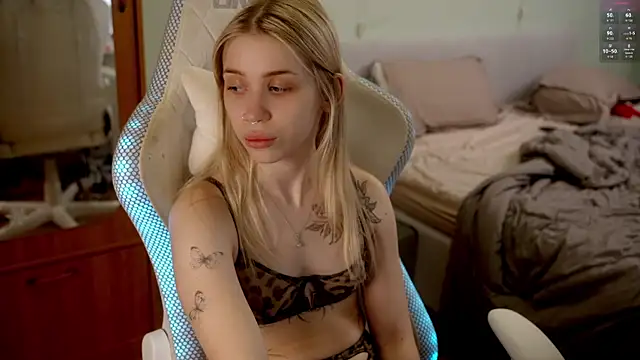 ho1yho1e online show from April 16, 7:13 pm