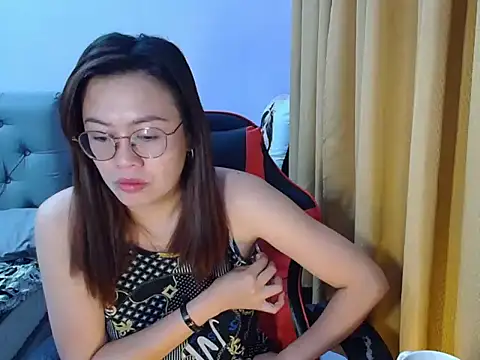 crizzybel online show from June 2, 7:59 pm