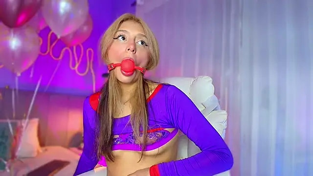 Sofly s online show from April 4, 1:43 pm