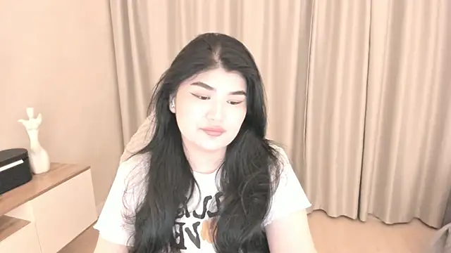 mia lui online show from June 27, 7:31 pm