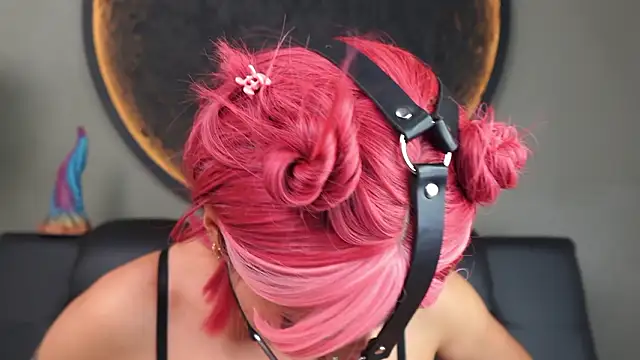 miss sharlotte18 online show from March 7, 9:44 pm