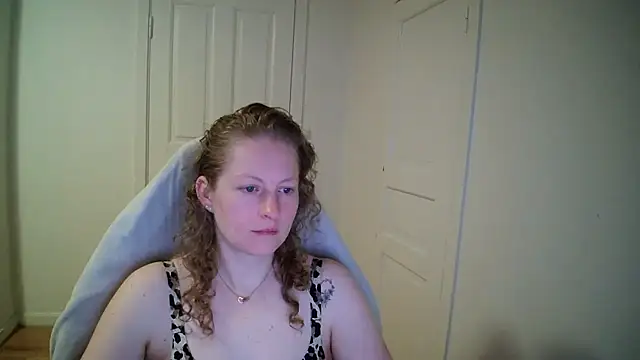 Girlnina-1995 online show from March 31, 7:30 am