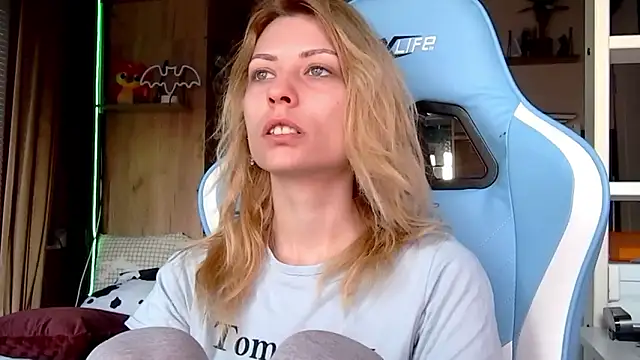 karo123421 online show from March 10, 4:49 am