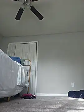 oliviaprettypussy online show from April 19, 9:50 pm