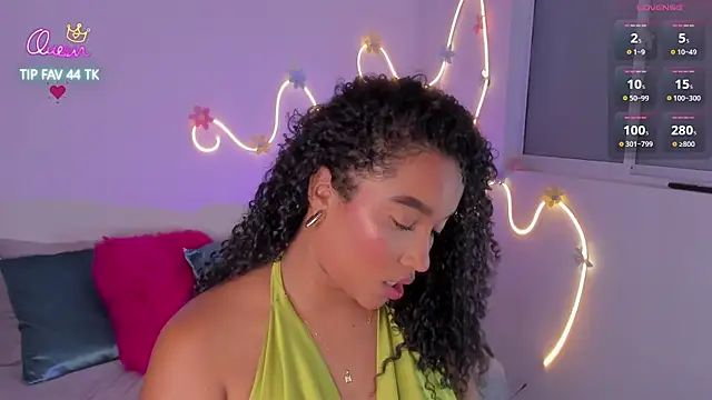 cloe 25 online show from June 5, 2:04 am