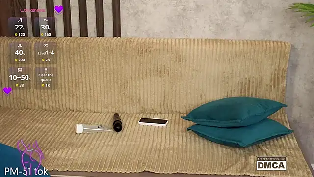 Holl1Would online show from March 4, 7:26 am