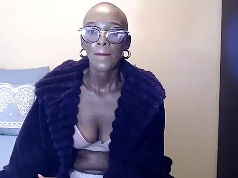 yummycherryxx online show from April 13, 7:31 am