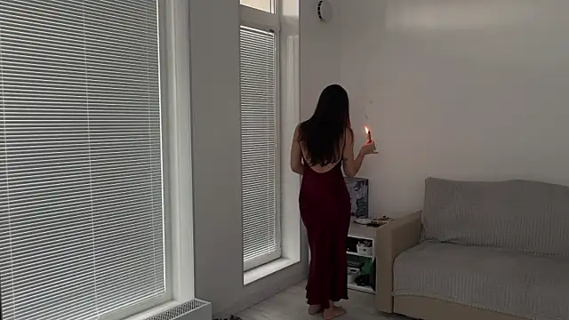 mo1ly online show from June 27, 12:22 pm