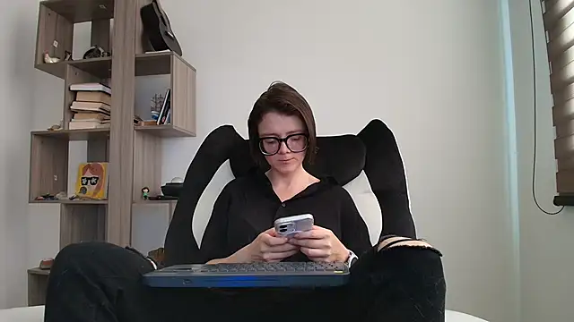 Arya starrk online show from December 21, 3:27 pm