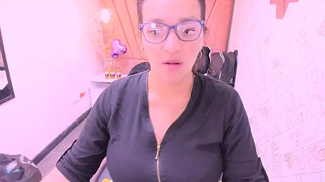 MarilynMiilf  online show from September 18, 8:07 pm