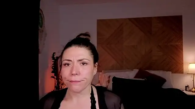 Ellie-L-Elizabeth online show from April 17, 3:08 am