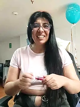 aisha latina online show from June 9, 3:44 pm