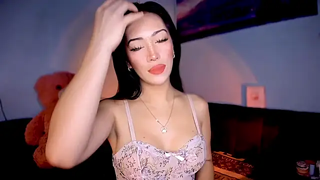 Jasmine Elcock online show from December 17, 9:52 pm