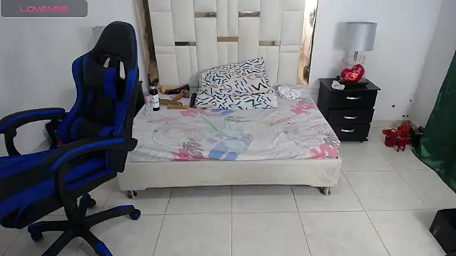 ambercordoba online show from April 29, 2:37 am