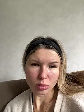 AngelMiaM online show from April 28, 7:23 am