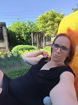 Dettybitch40 online show from May 26, 2:05 pm