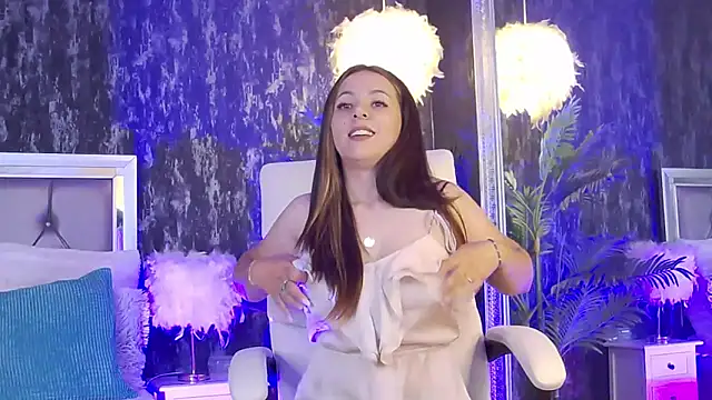 PlayfulElla online show from June 2, 5:41 am