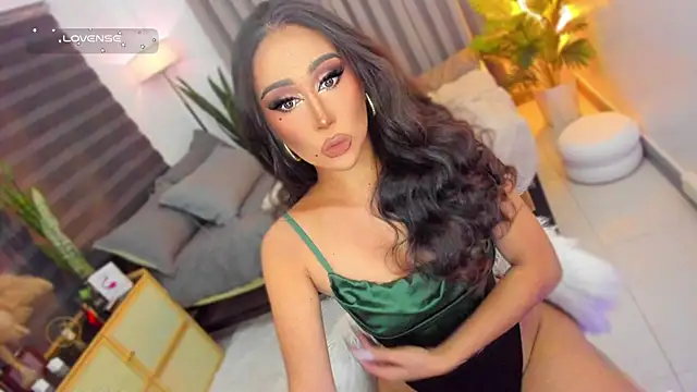 yourbabygoddess online show from June 18, 12:32 pm