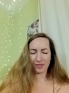 Queenymel online show from March 22, 6:36 pm