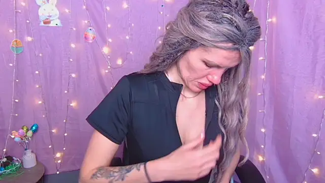 MilaLoona online show from April 10, 6:30 am