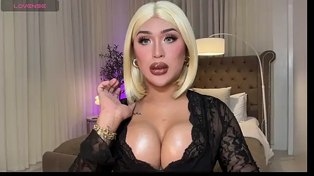 Your Majesty Tyra online show from April 27, 5:48 am