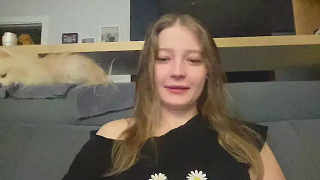 CharmingSarah online show from April 2, 4:04 pm