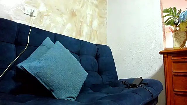 tiffanystonne online show from April 6, 9:38 pm