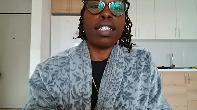 MadamIndigo online show from March 30, 1:33 pm