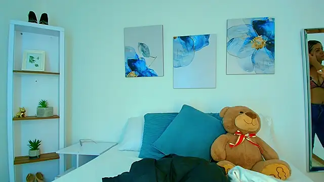 Isabella Harley online show from March 11, 1:36 pm