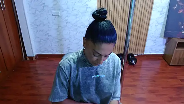 Anitta muscle online show from July 14, 8:02 pm