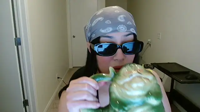 Sassy Latina online show from February 4, 4:48 am