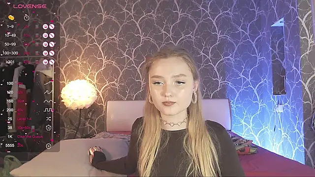 MiaMiaMeow online show from March 5, 2:13 pm