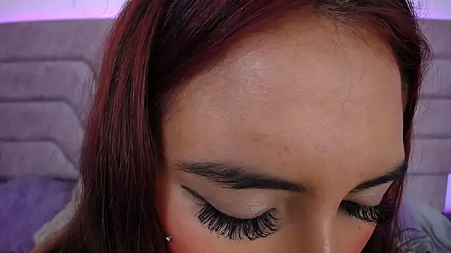 Jessica-Kraftt online show from March 8, 2:15 am