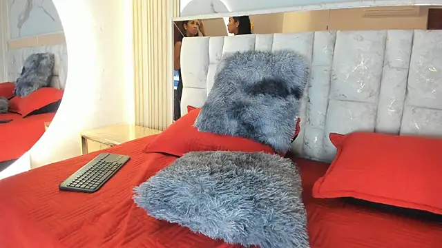 Naughty  Mom online show from April 15, 12:39 pm