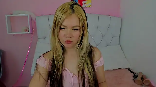 18candys online show from May 28, 1:53 pm