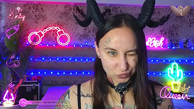 Cool Freak  online show from June 21, 10:41 am